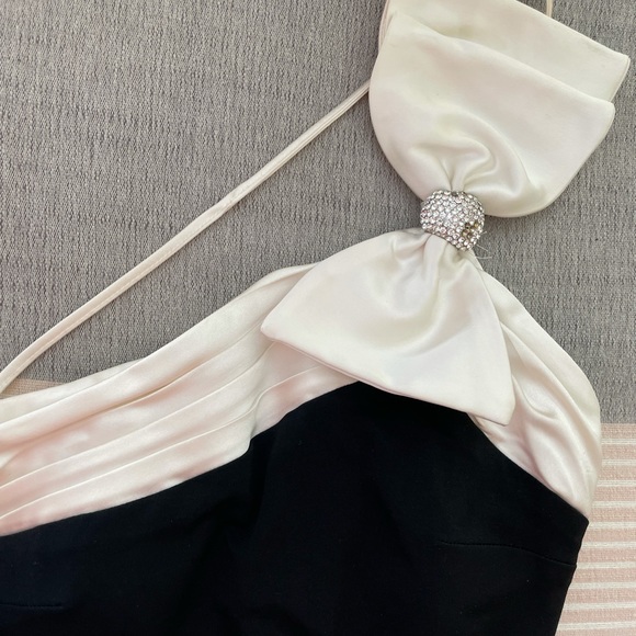 Cache elegant evening gown - Picture 3 of 8